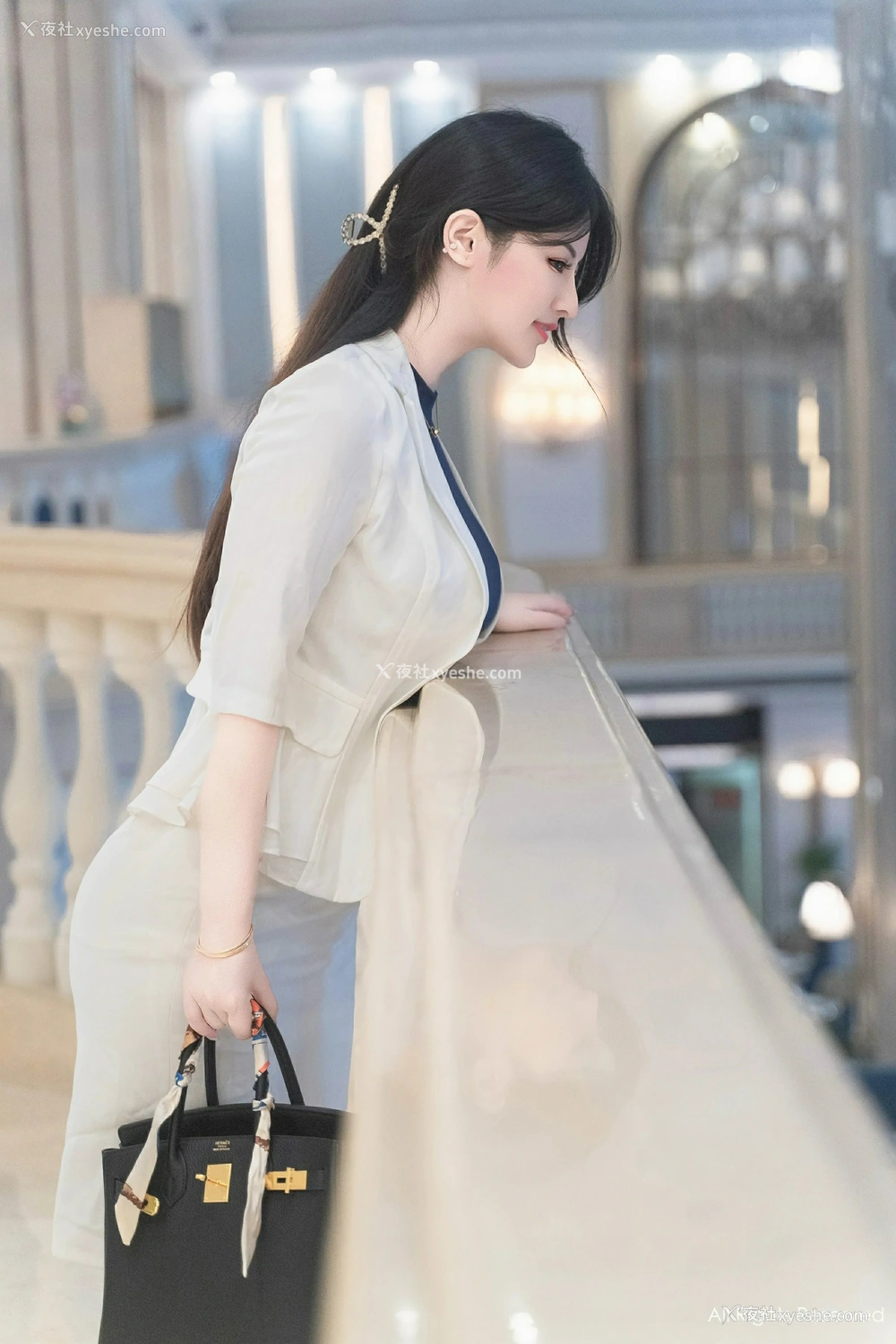 1P - [XiuRen秀人网] No.9319 诗诗kiki