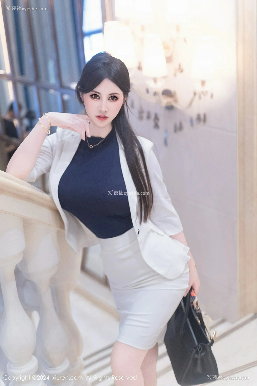 1P - [XiuRen秀人网] No.9319 诗诗kiki