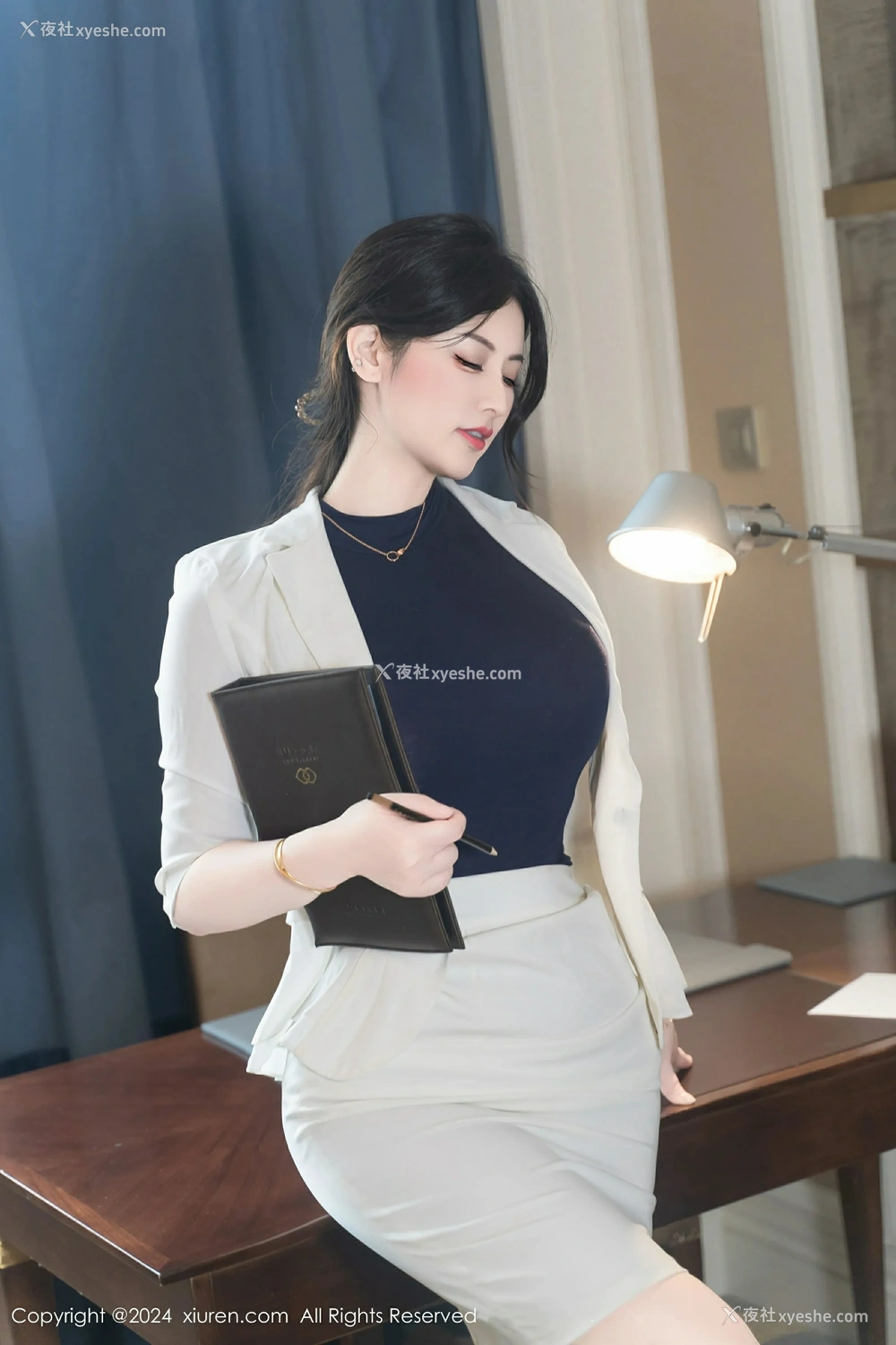 1P - [XiuRen秀人网] No.9319 诗诗kiki