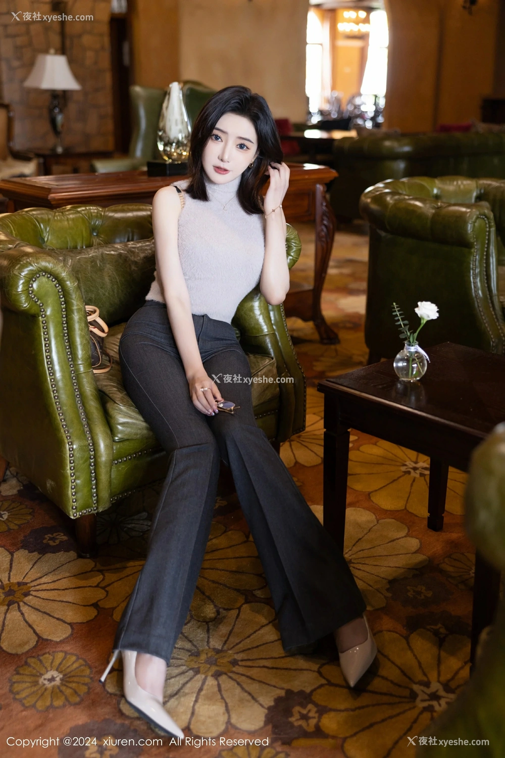 1P - [XiuRen秀人网] No.8451 王馨瑶yanni