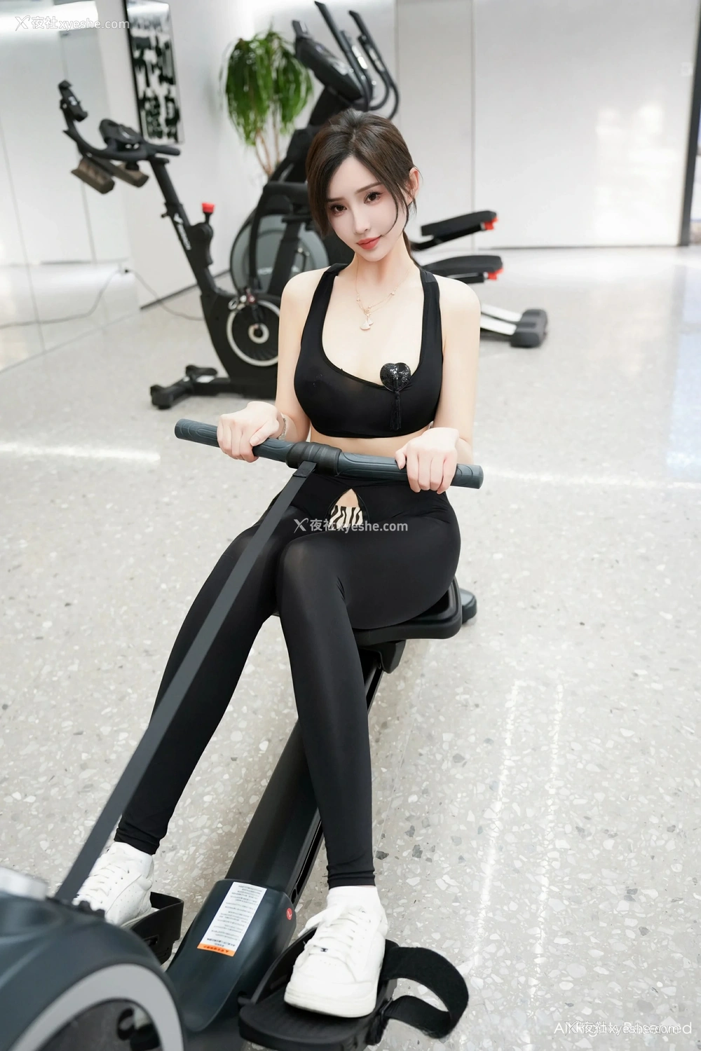 1P - [XiuRen秀人网] No.8810 Carol周妍希X
