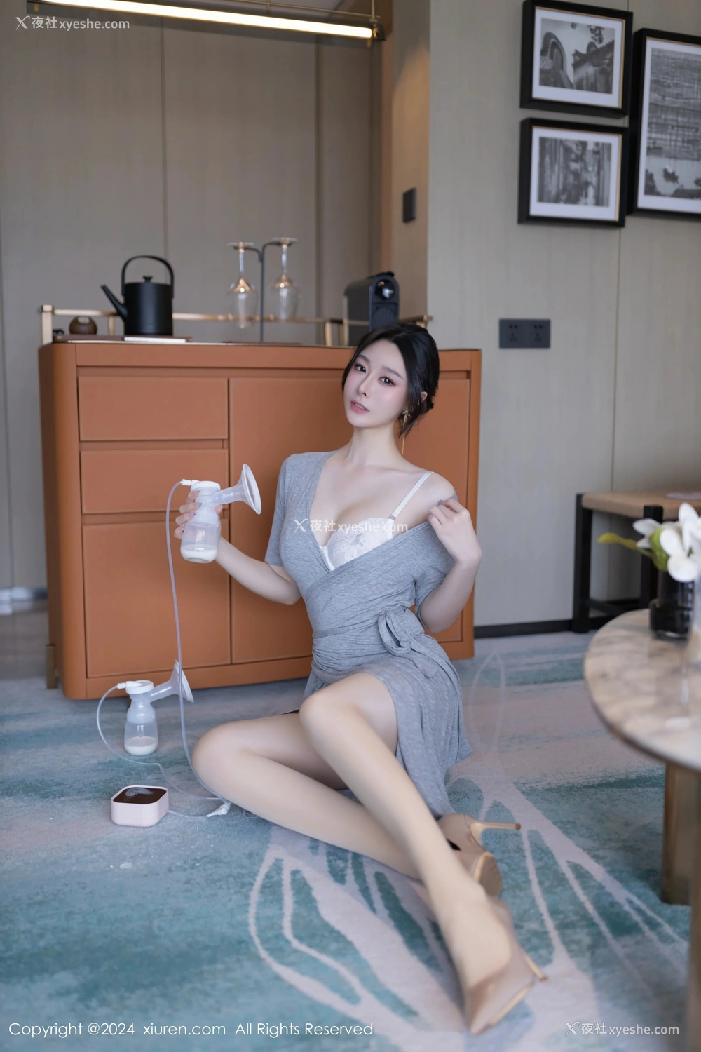 1P - [XiuRen秀人网] No.8699 小逗逗