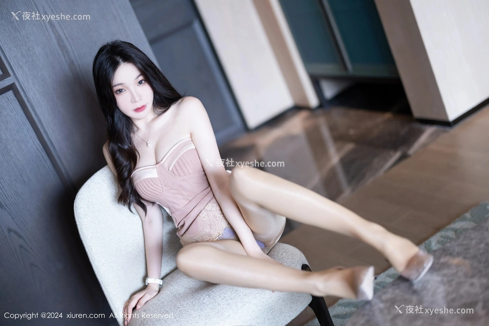 1P - [XiuRen秀人网] No.8713 徐莉芝Booty