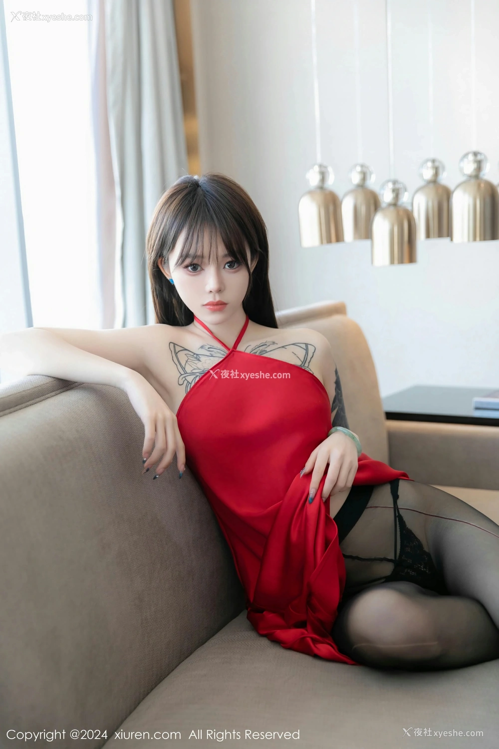 1P - [XiuRen秀人网] No.8630 奶瓶.