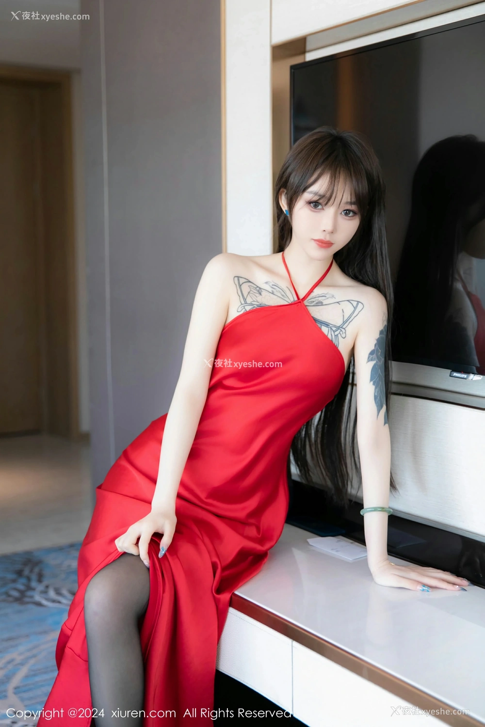 1P - [XiuRen秀人网] No.8630 奶瓶.