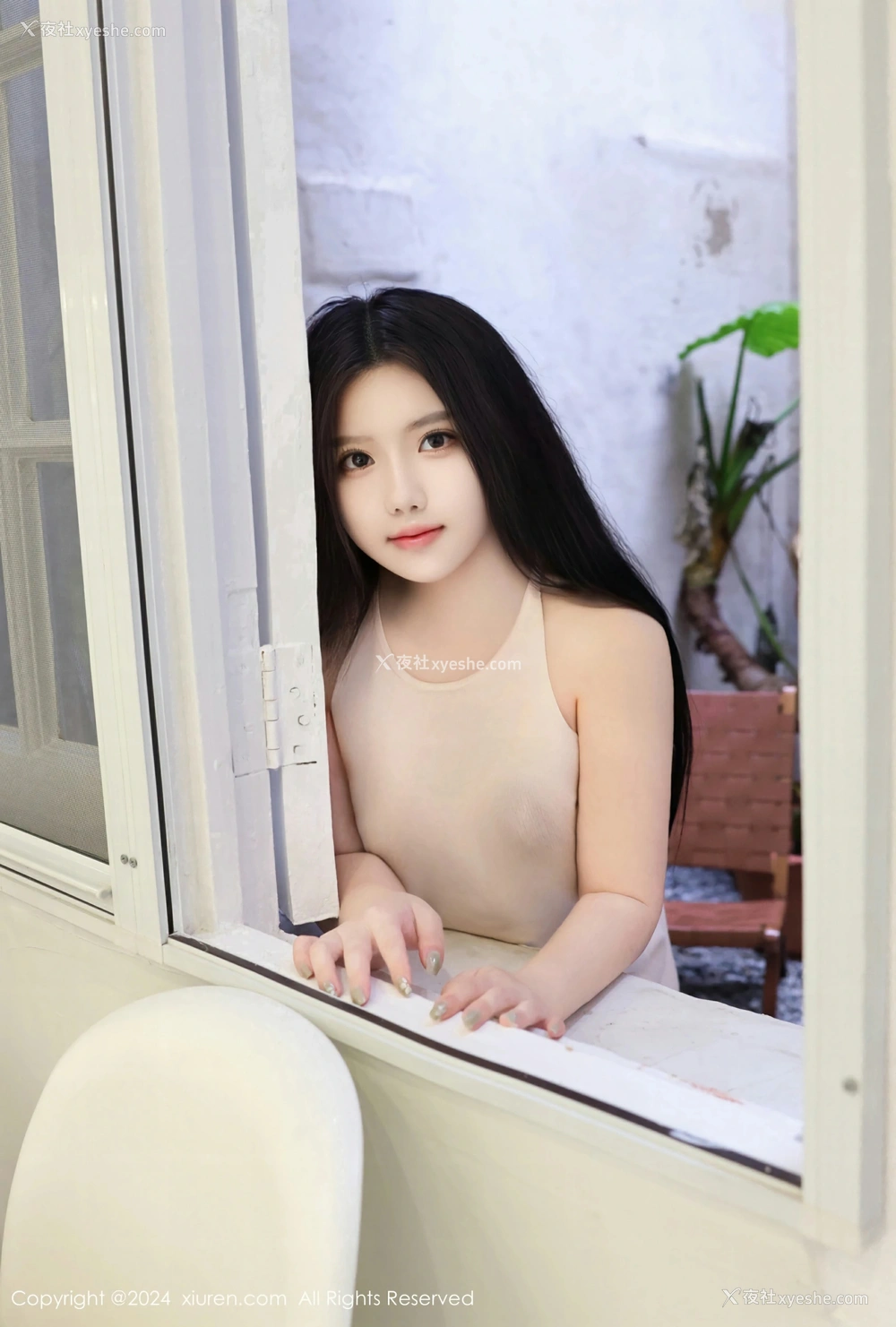 1P - [XiuRen秀人网] No.8483 小薯条nienie