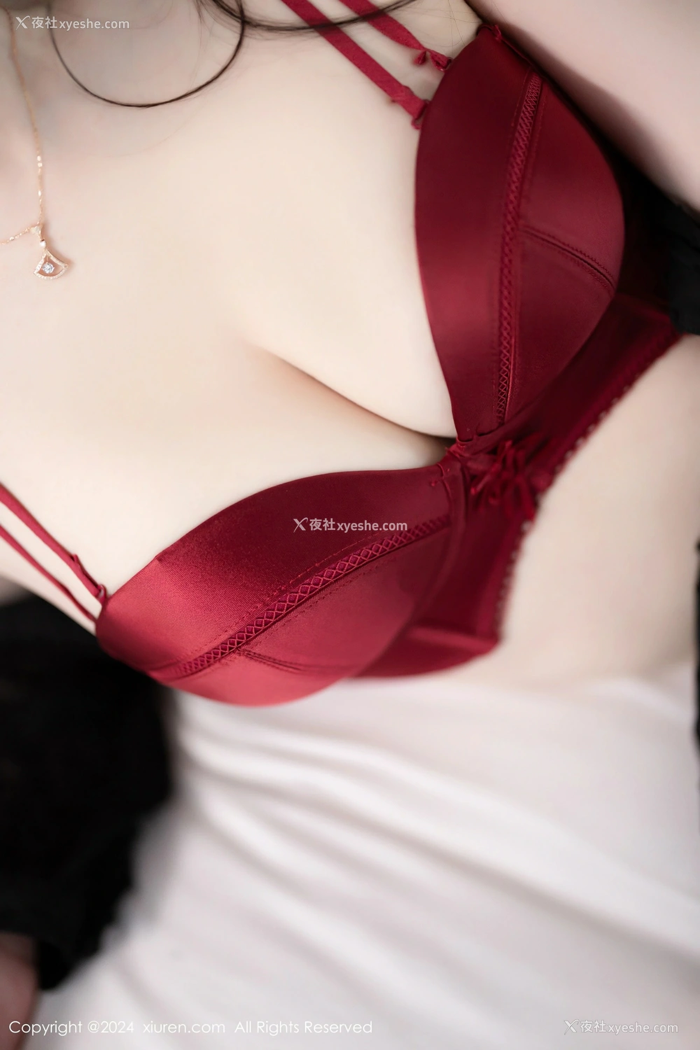 1P - [XiuRen秀人网] No.8354 梦心玥