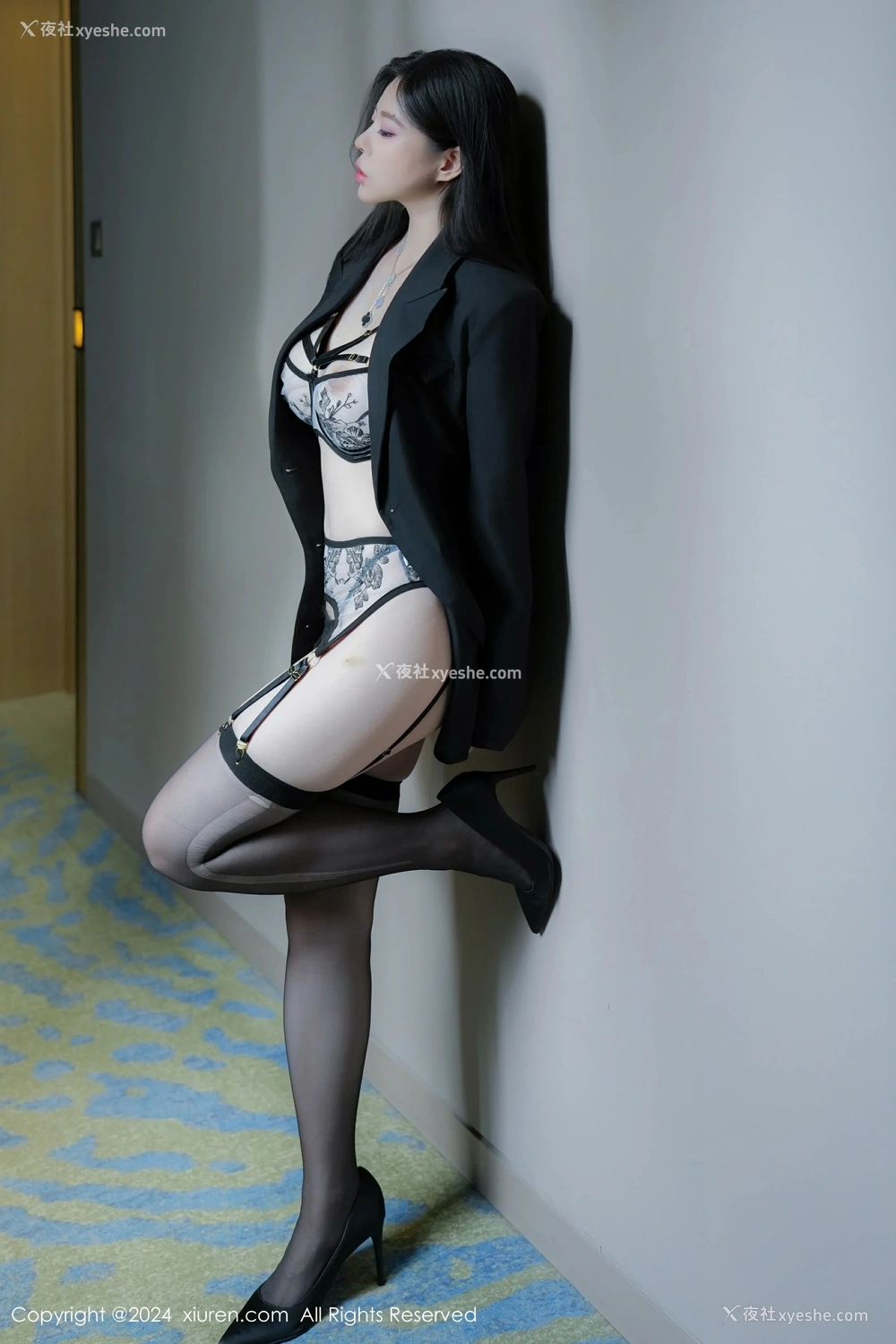 1P - [XiuRen秀人网] No.8920 白茹雪abby