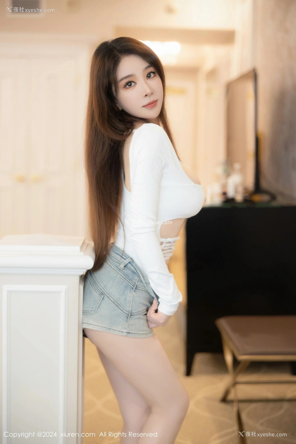 1P - [XiuRen秀人网] No.8366 雨儿酱eve