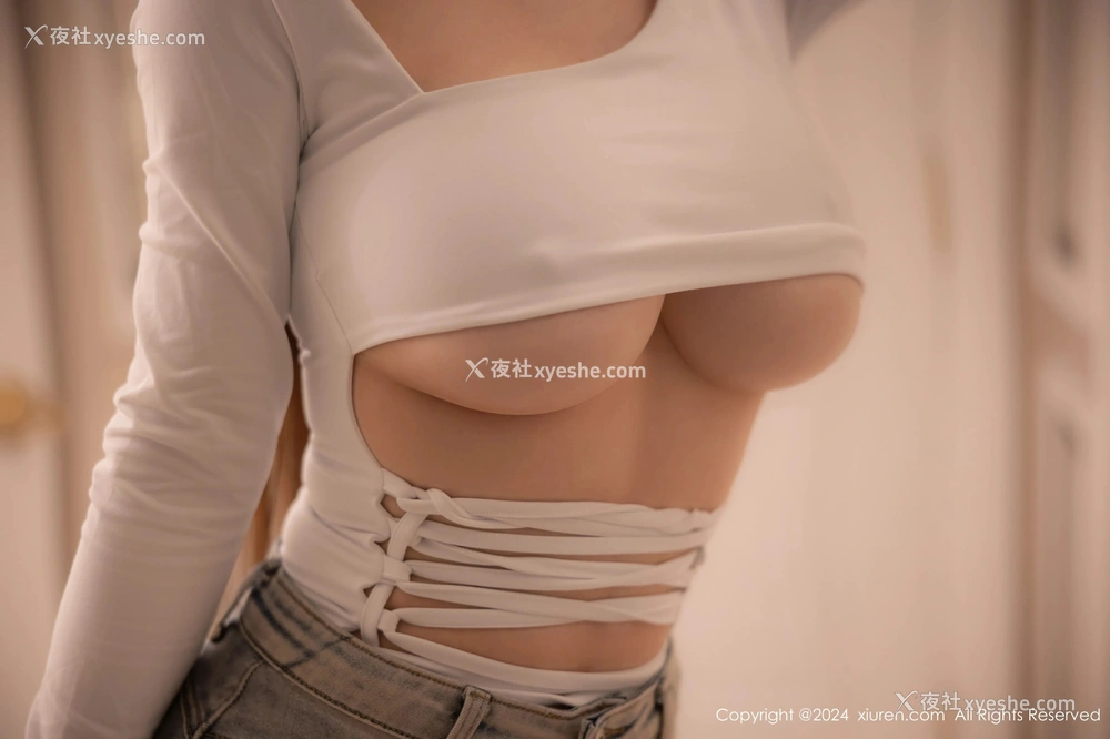 1P - [XiuRen秀人网] No.8366 雨儿酱eve
