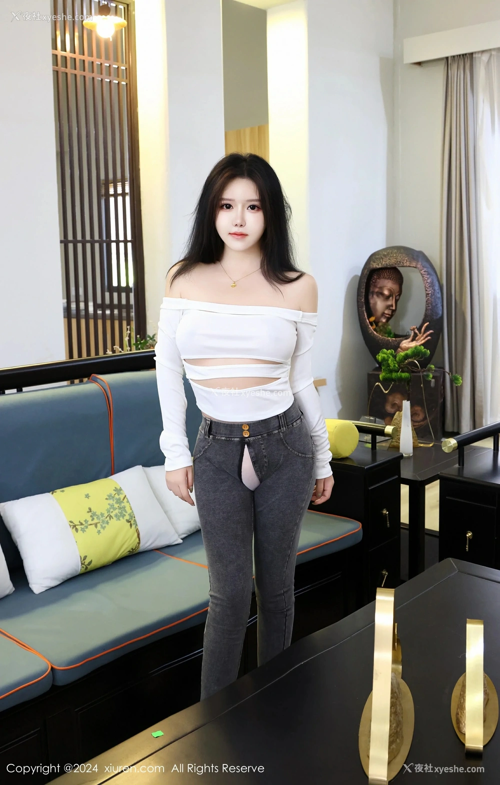 1P - [XiuRen秀人网] No.8853 小薯条nienie