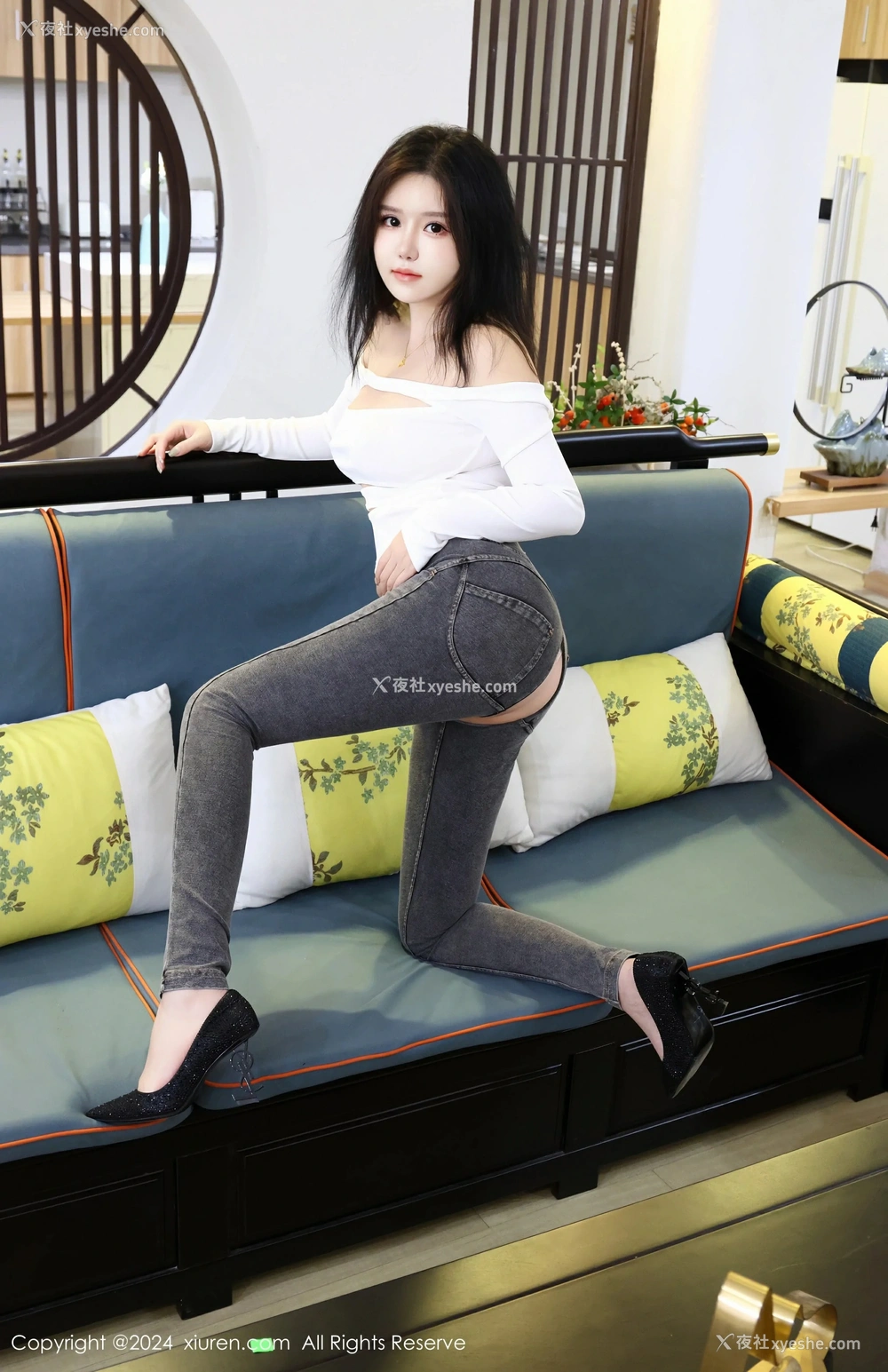 1P - [XiuRen秀人网] No.8853 小薯条nienie