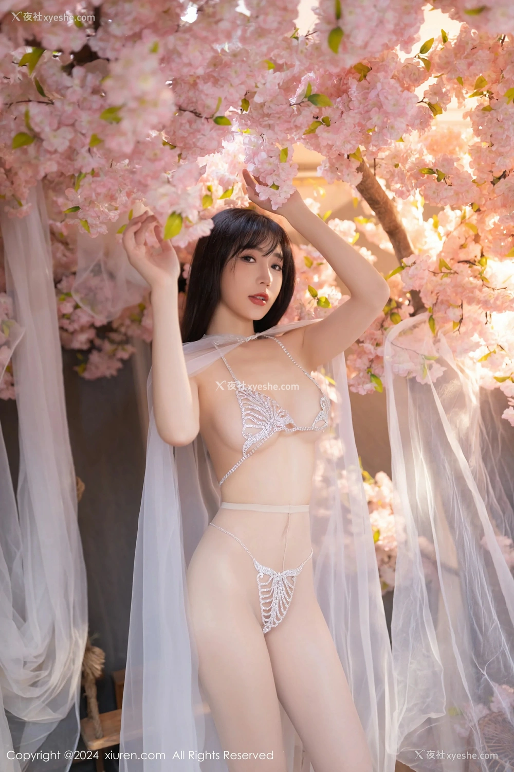 1P - [XiuRen秀人网] No.8807 陆萱萱