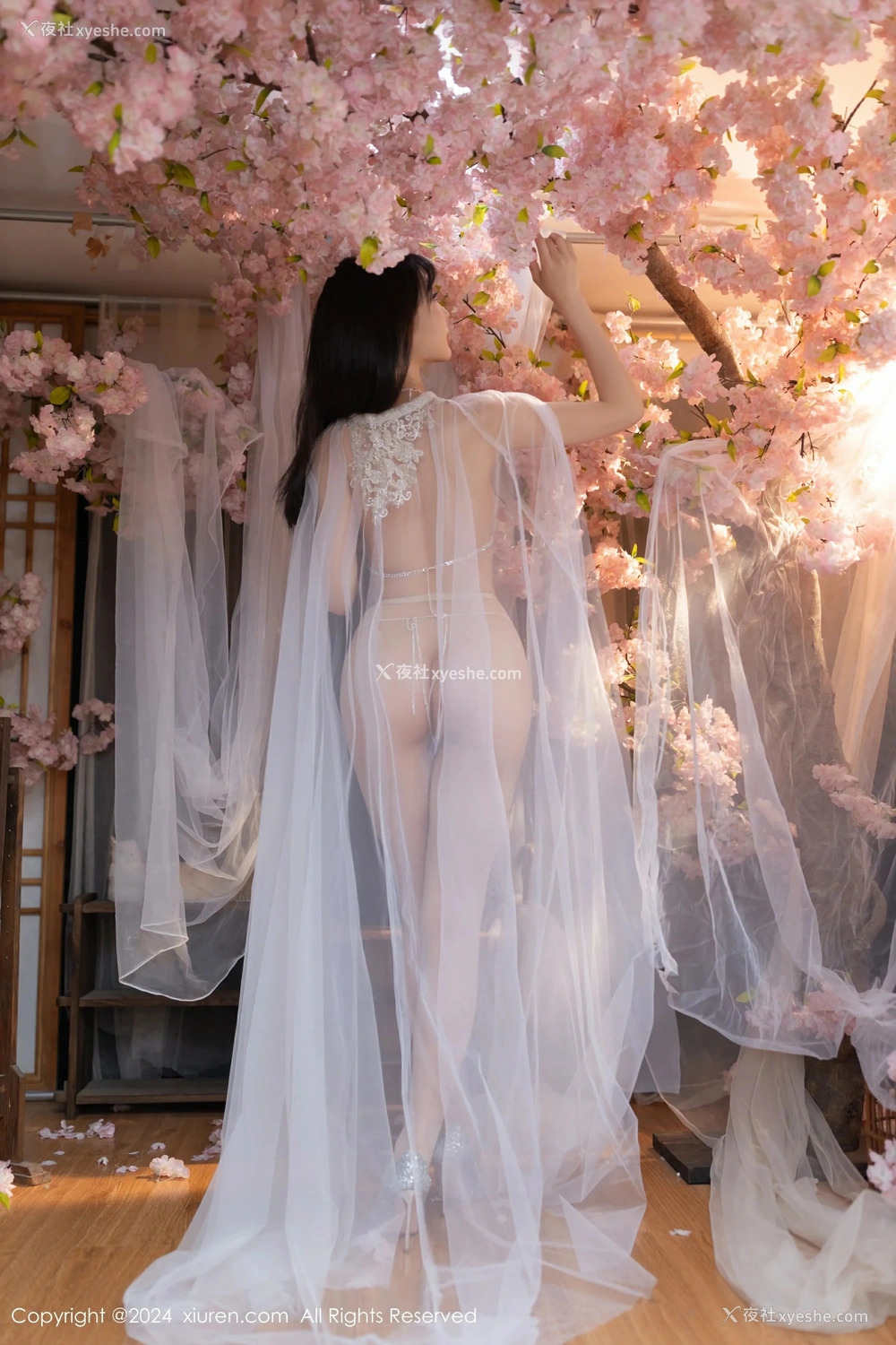 1P - [XiuRen秀人网] No.8807 陆萱萱