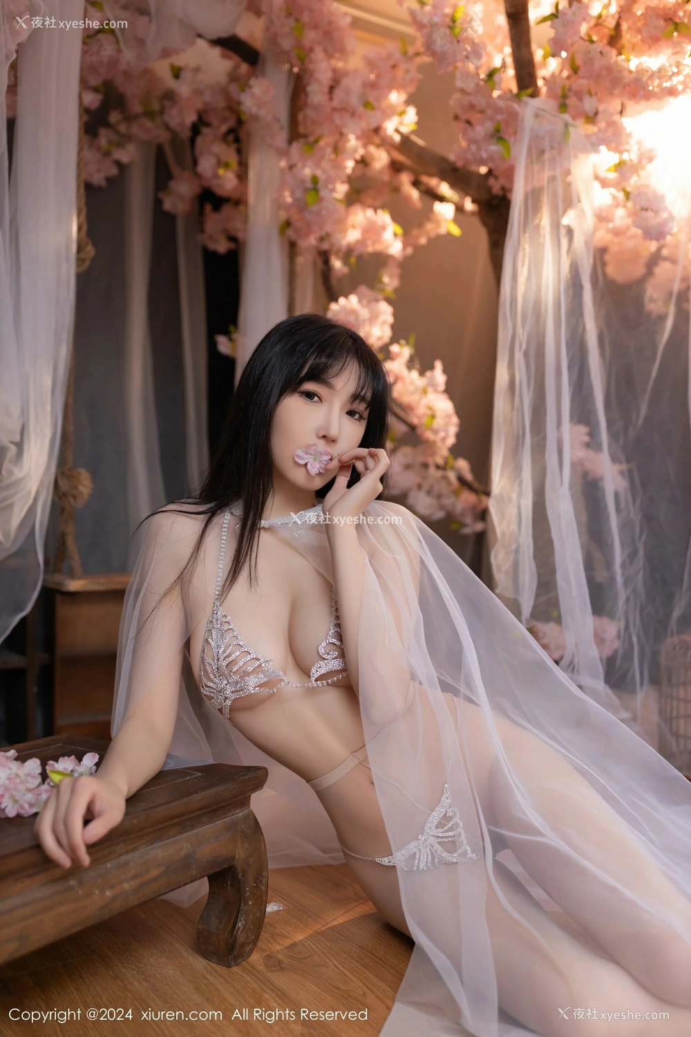 1P - [XiuRen秀人网] No.8807 陆萱萱
