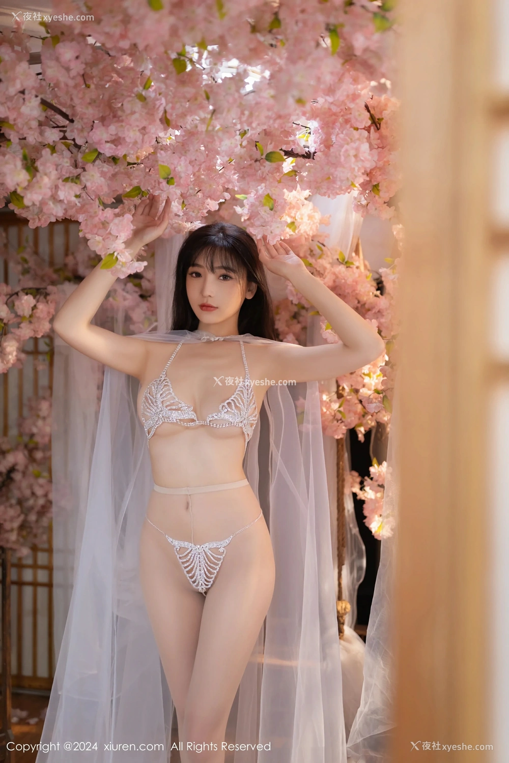 1P - [XiuRen秀人网] No.8807 陆萱萱