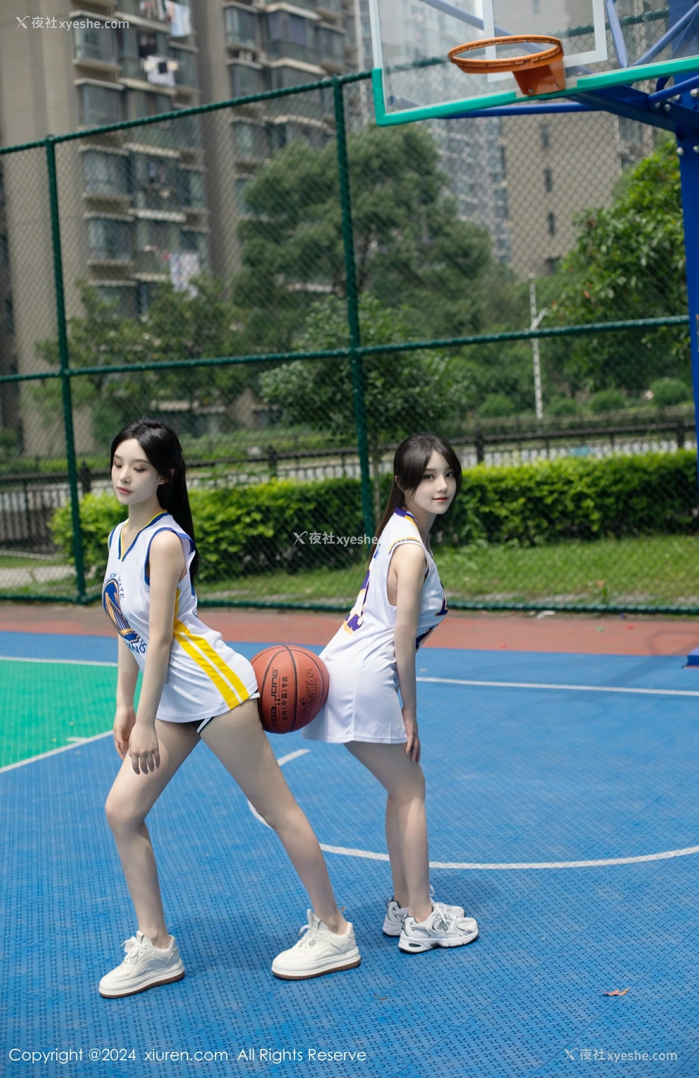 1P - [XiuRen秀人网] No.8744 豆瓣酱