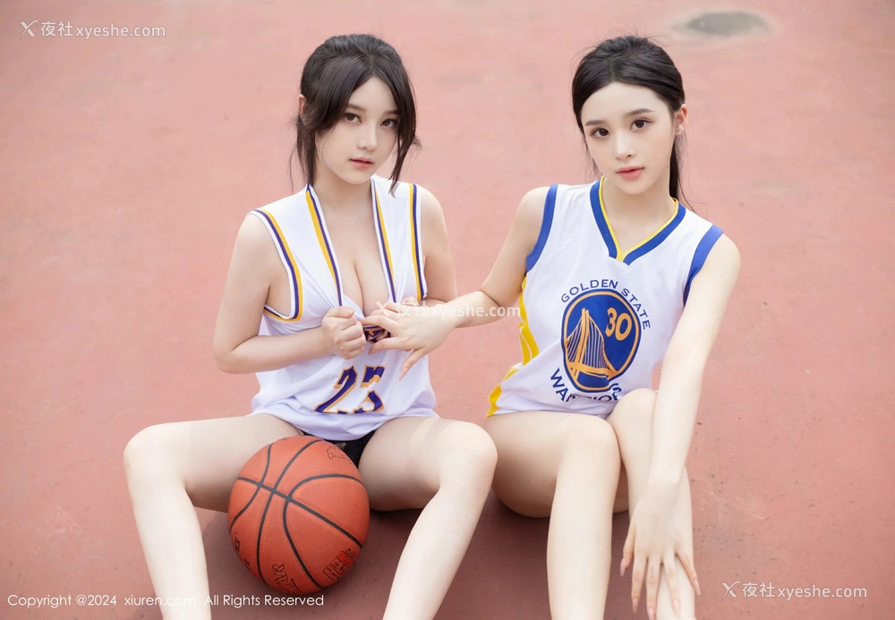 1P - [XiuRen秀人网] No.8744 豆瓣酱