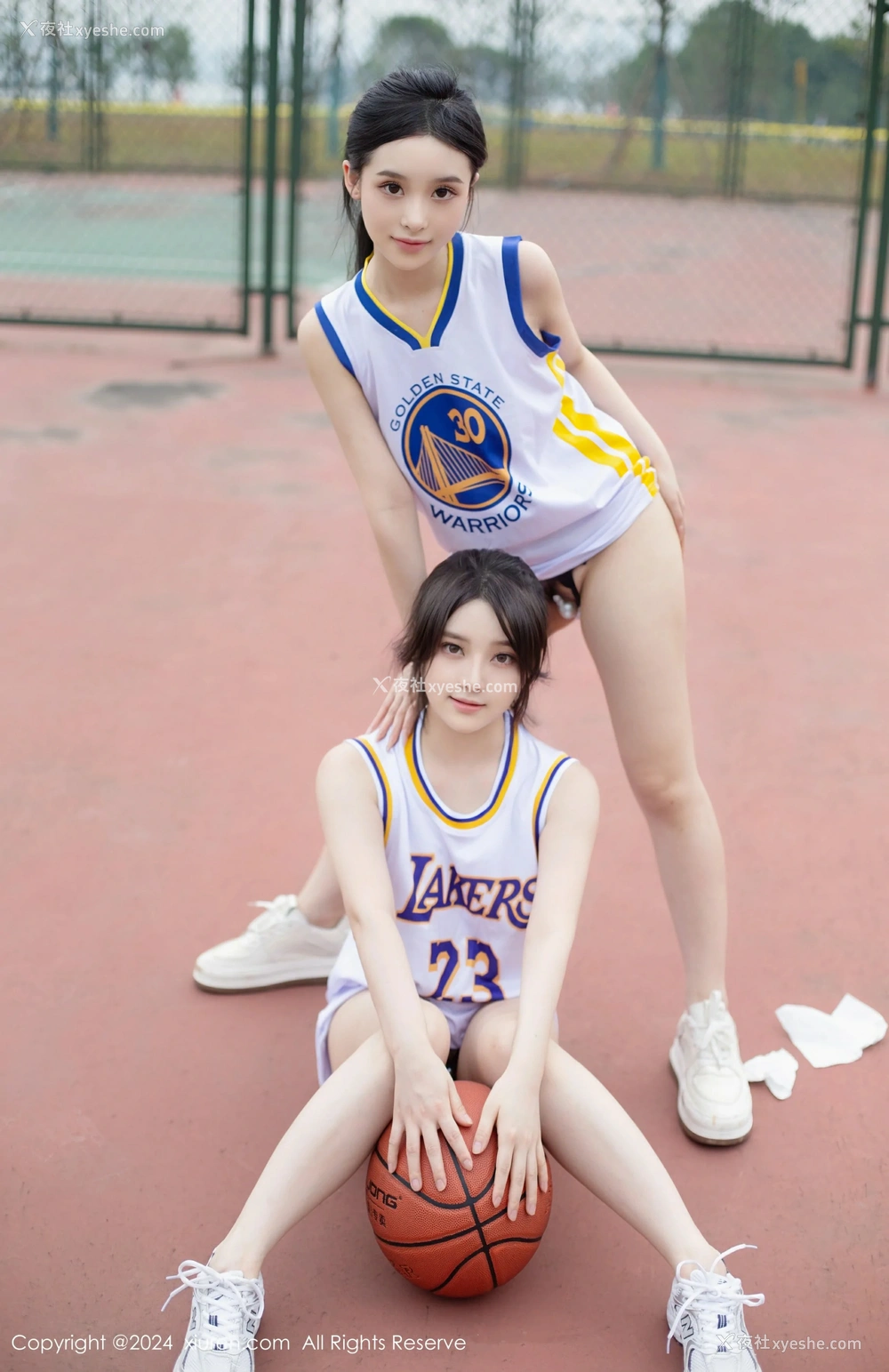 1P - [XiuRen秀人网] No.8744 豆瓣酱