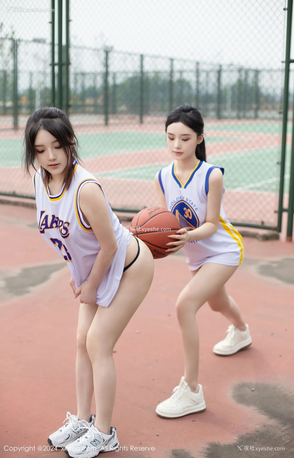 1P - [XiuRen秀人网] No.8744 豆瓣酱