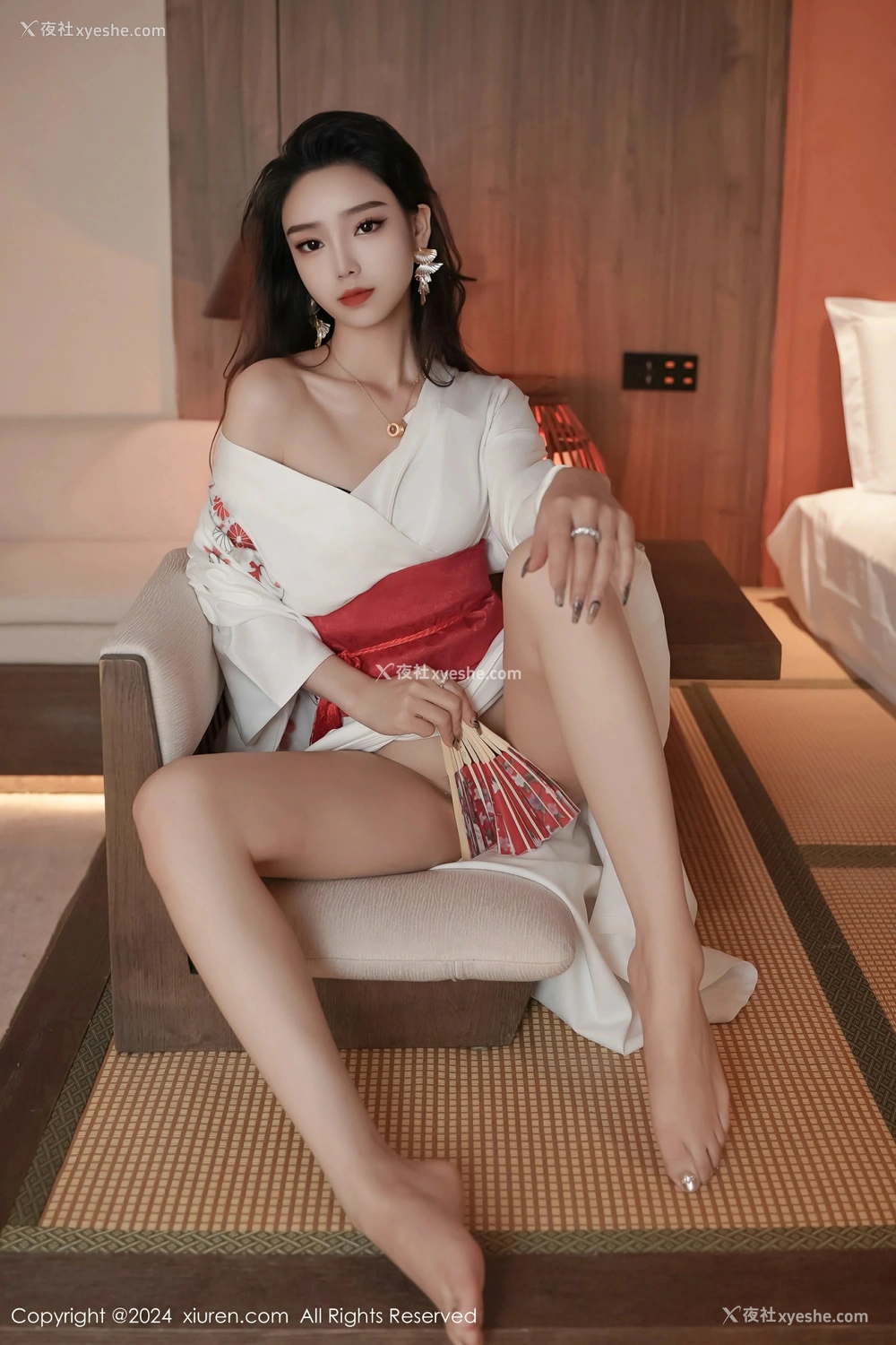 1P - [XiuRen秀人网] No.8367 苏曼兮