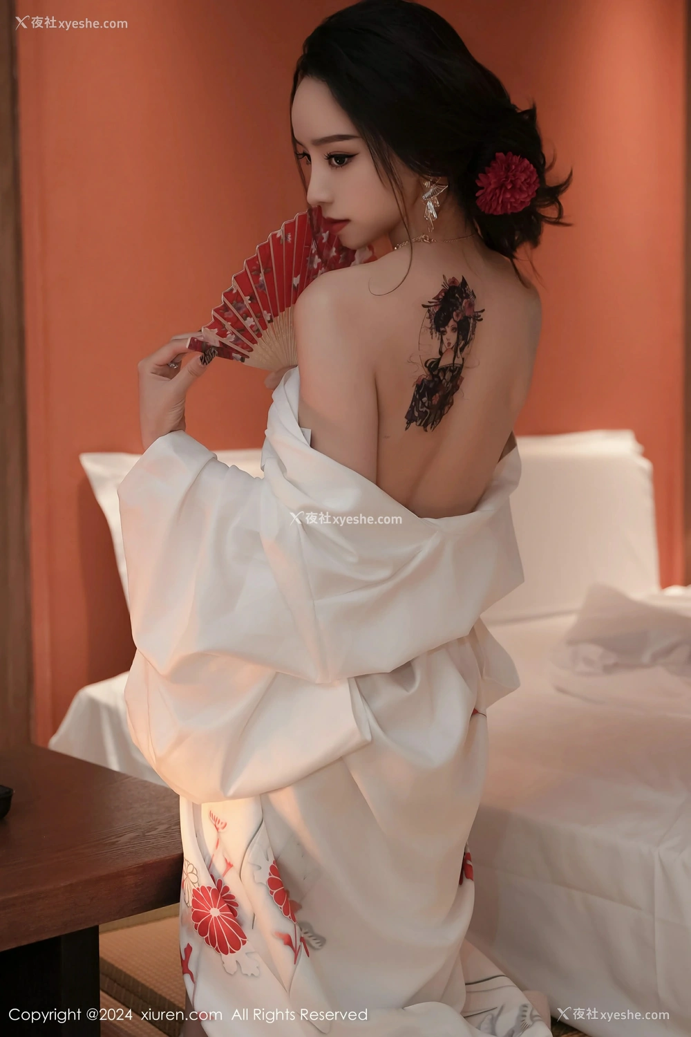 1P - [XiuRen秀人网] No.8367 苏曼兮