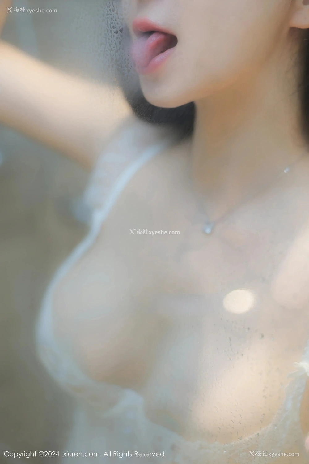 1P - [XiuRen秀人网] No.9132 小蛮妖Yummy