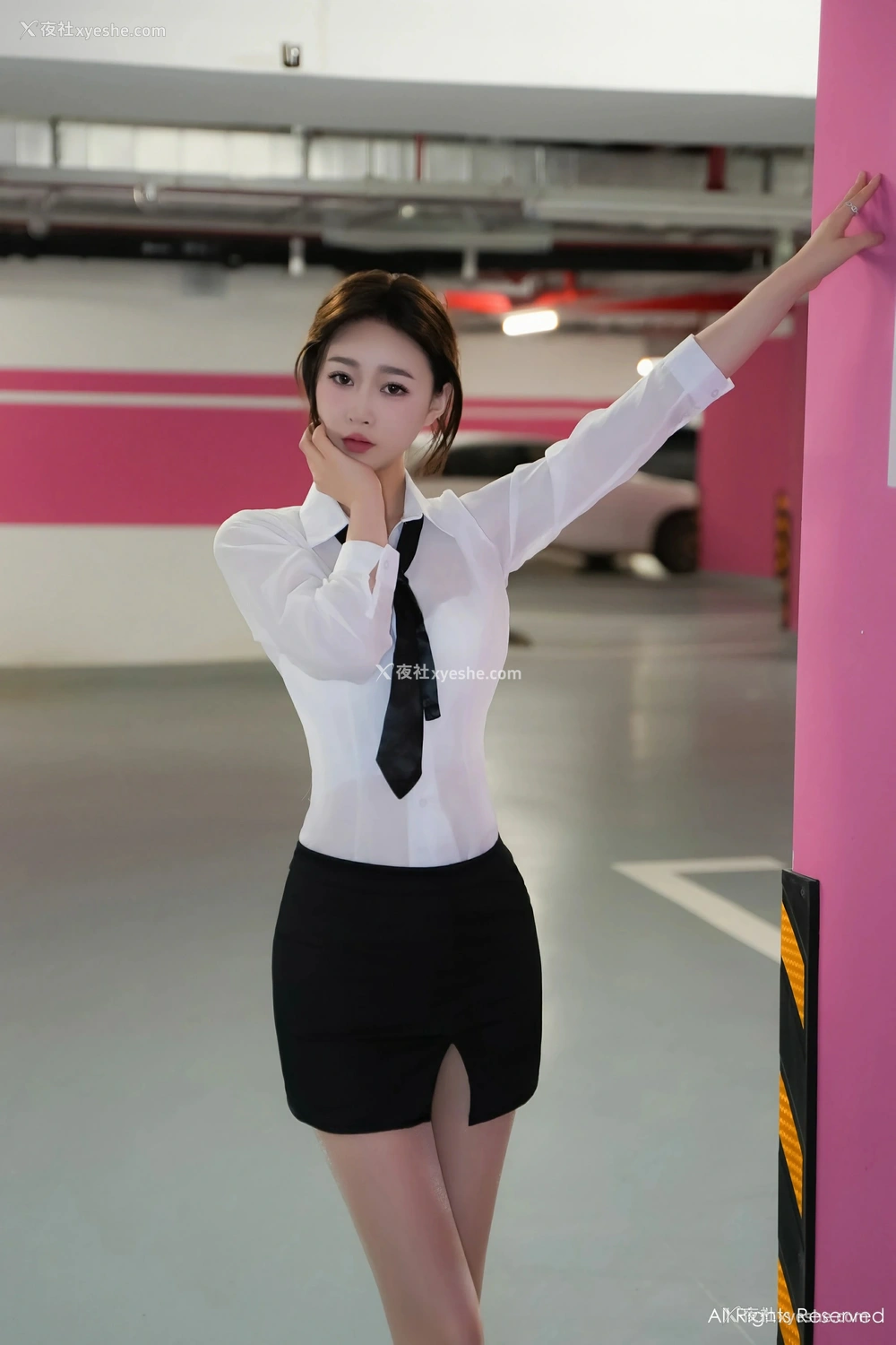 1P - [XiuRen秀人网] No.8613 软糖爱喝奶