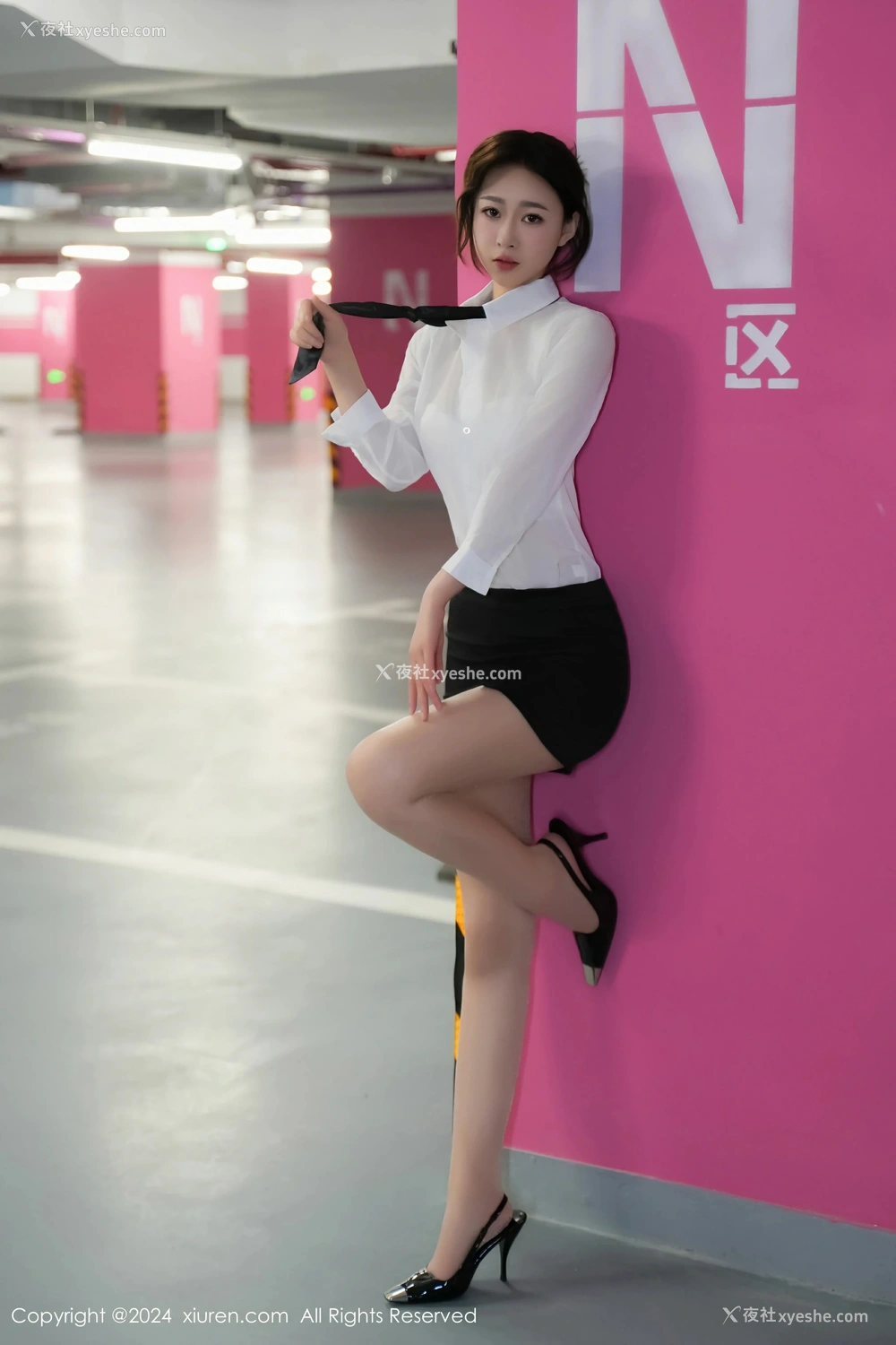 1P - [XiuRen秀人网] No.8613 软糖爱喝奶