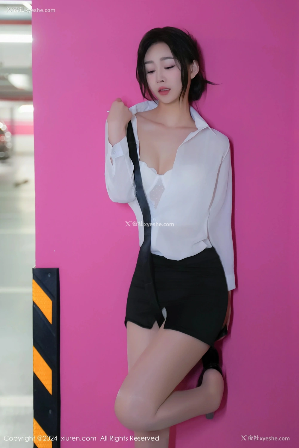 1P - [XiuRen秀人网] No.8613 软糖爱喝奶