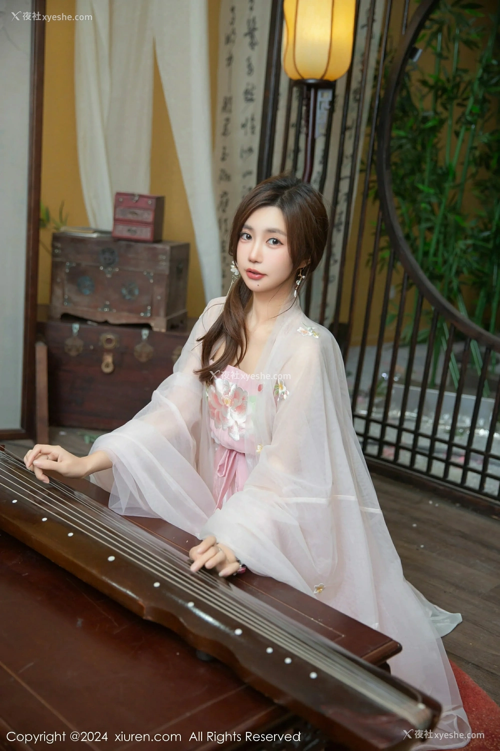 1P - [XiuRen秀人网] No.9475 绮里嘉ula
