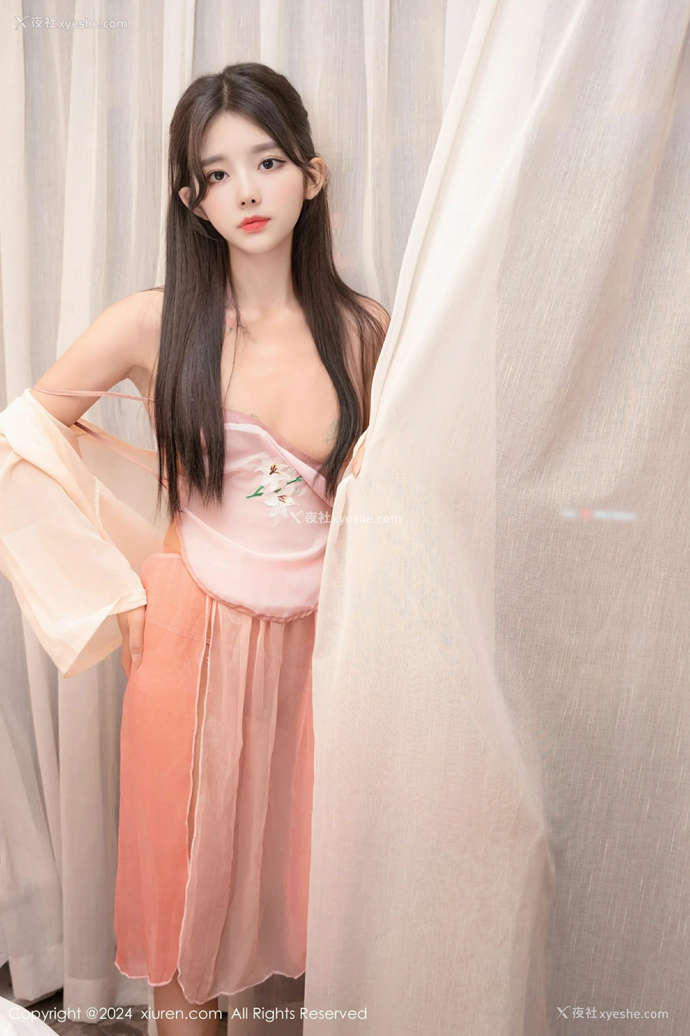 1P - [XiuRen秀人网] No.9396 美少女@