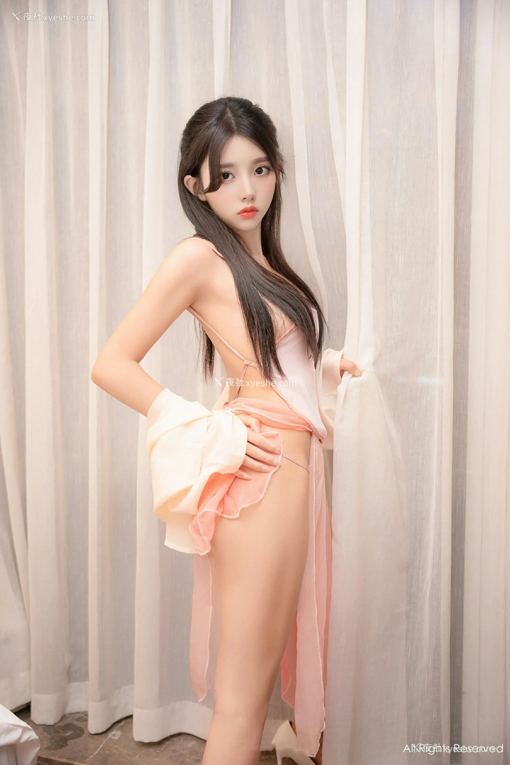 1P - [XiuRen秀人网] No.9396 美少女@