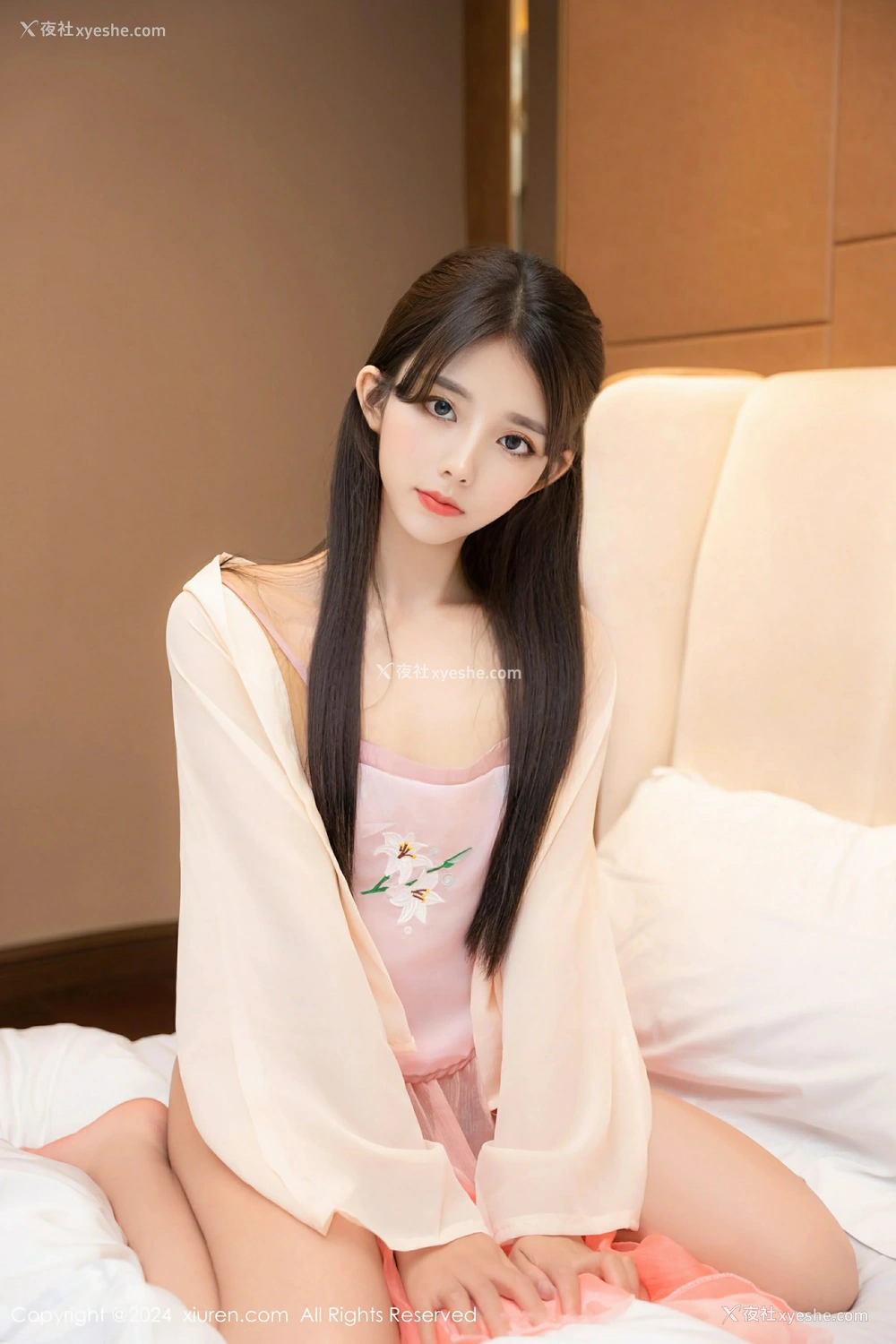 1P - [XiuRen秀人网] No.9396 美少女@