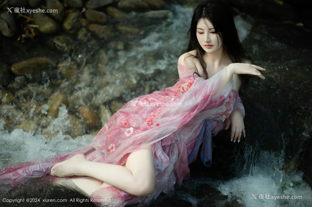 1P - [XiuRen秀人网] No.9100 诗诗kiki