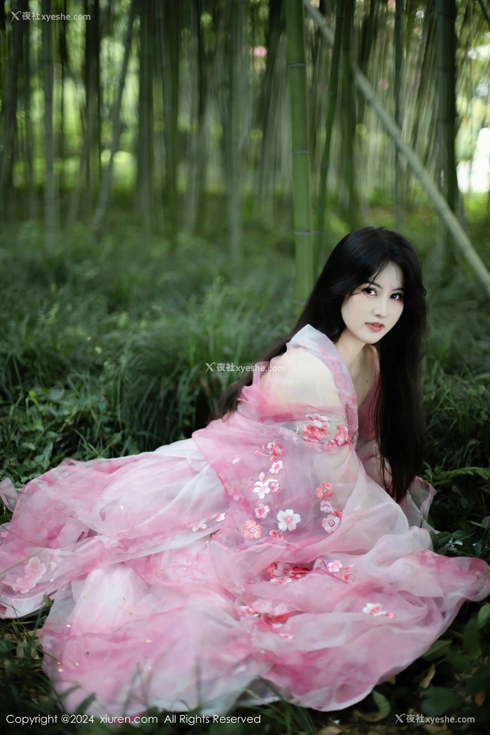 1P - [XiuRen秀人网] No.9100 诗诗kiki