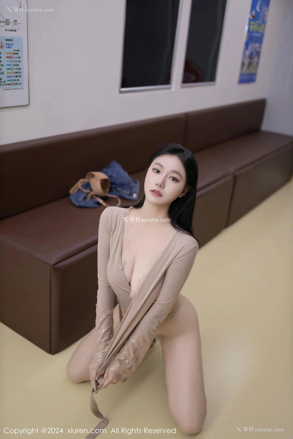 1P - [XiuRen秀人网] No.8498 安然anran