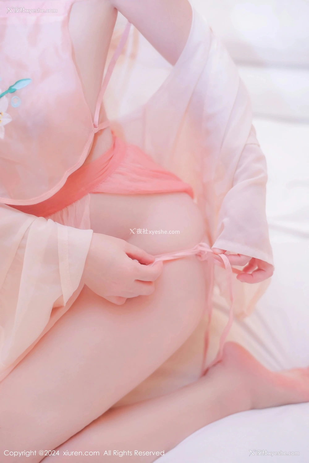 1P - [XiuRen秀人网] No.8503 白茹雪abby