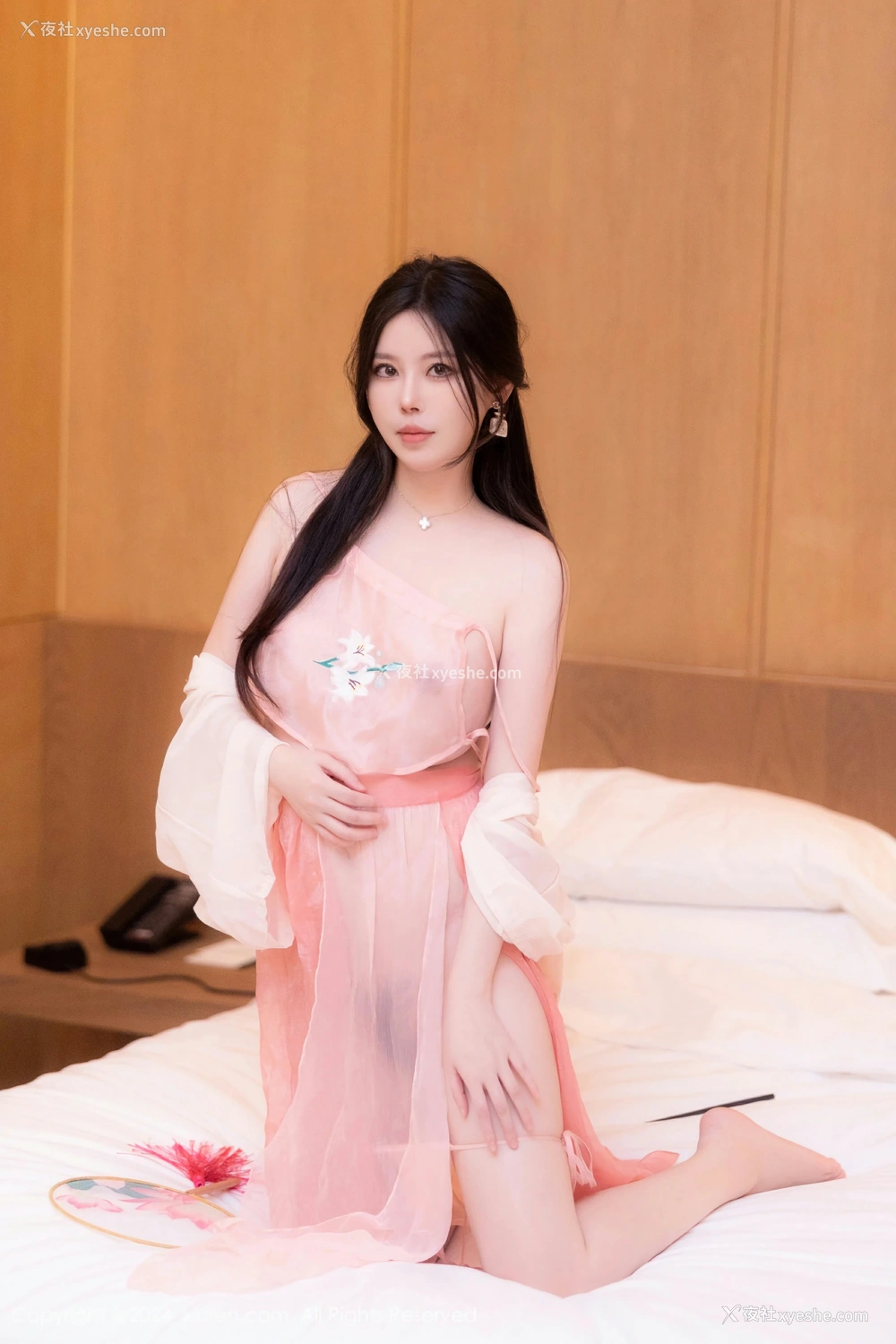 1P - [XiuRen秀人网] No.8503 白茹雪abby