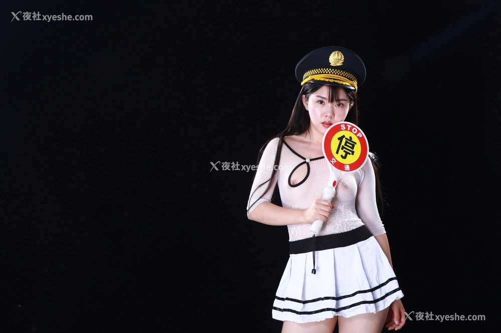 1P - 国模阿菜人体私拍套图