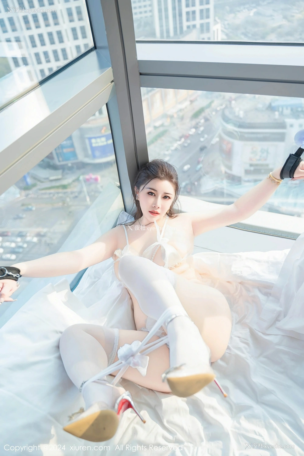 1P - [XiuRen秀人网] No.8837 王婉悠Queen