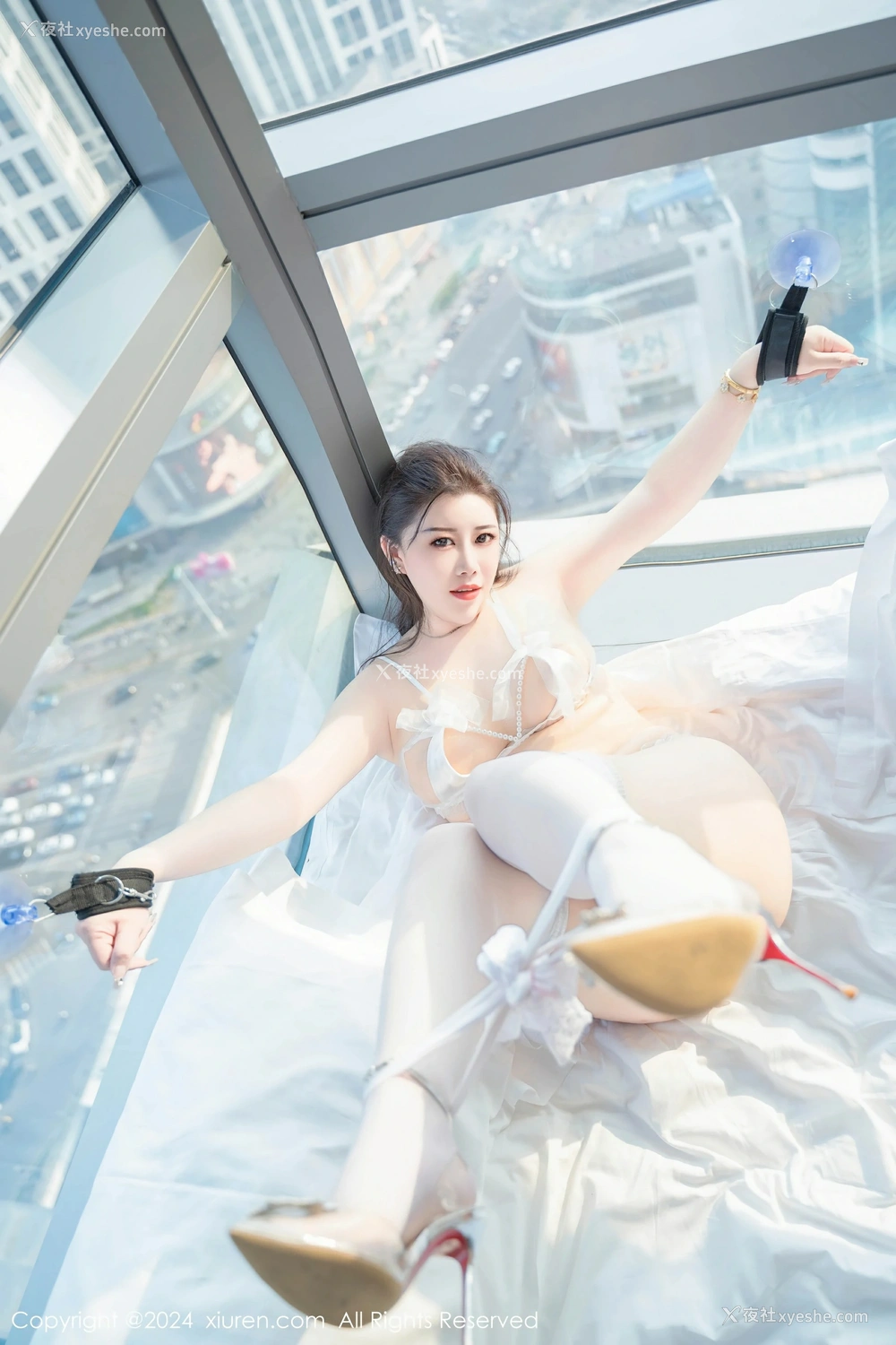 1P - [XiuRen秀人网] No.8837 王婉悠Queen