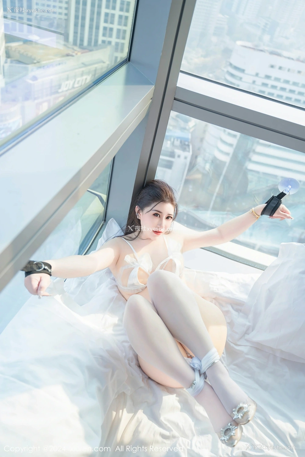 1P - [XiuRen秀人网] No.8837 王婉悠Queen