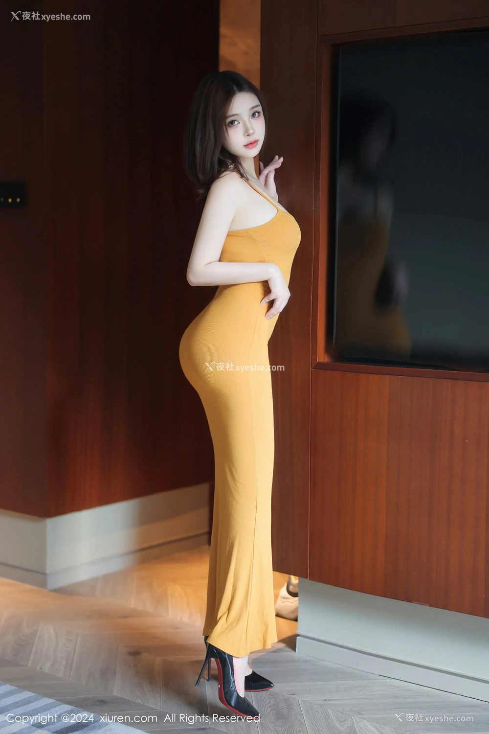 1P - [XiuRen秀人网] No.9103 麻布学妹