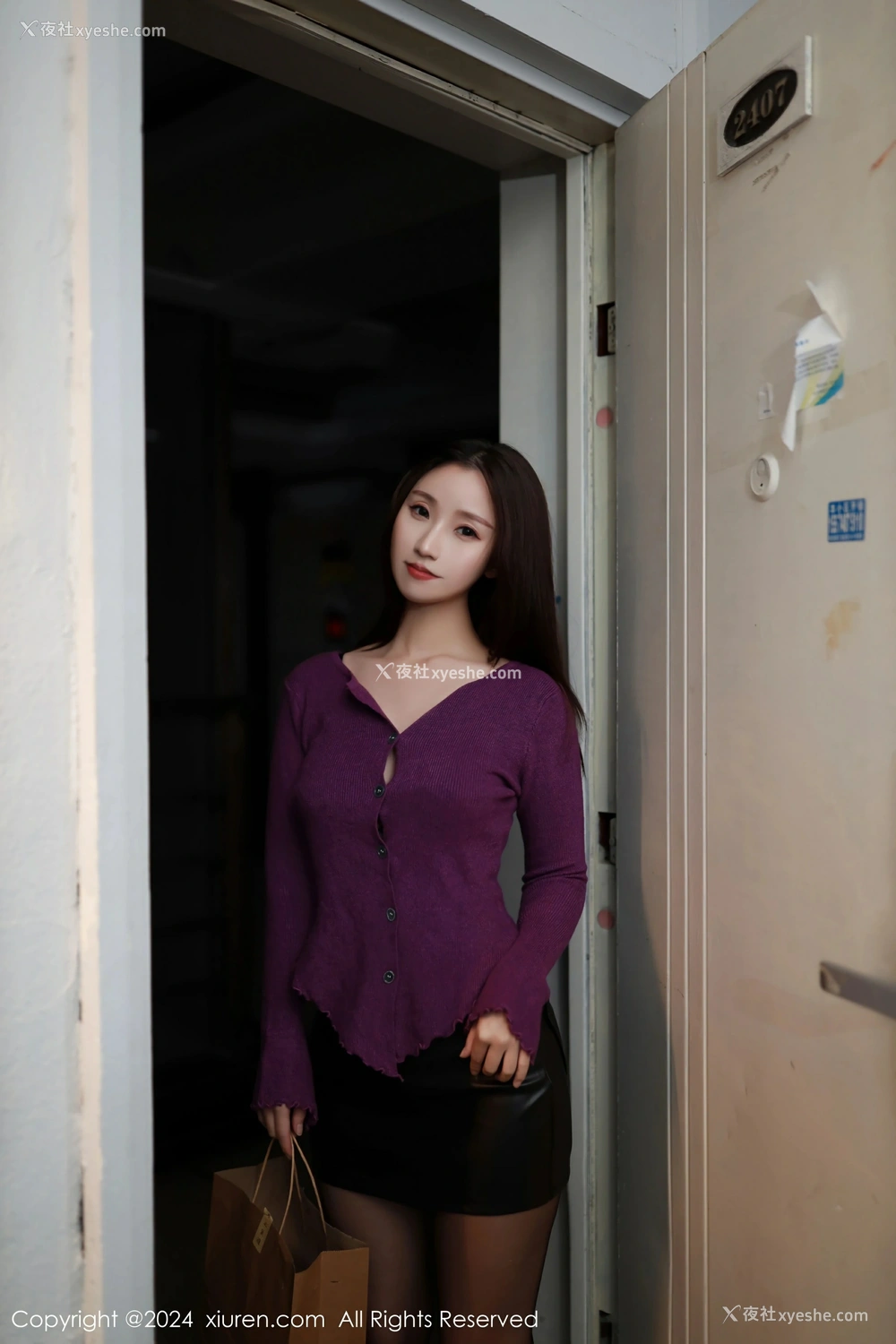 1P - [XiuRen秀人网] No.9046 杏子Yada
