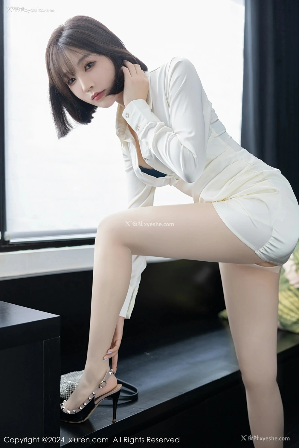 1P - [XiuRen秀人网] No.8963 徐莉芝Booty