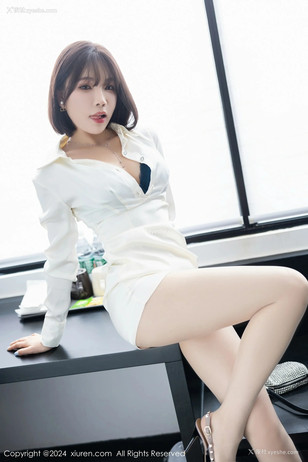1P - [XiuRen秀人网] No.8963 徐莉芝Booty