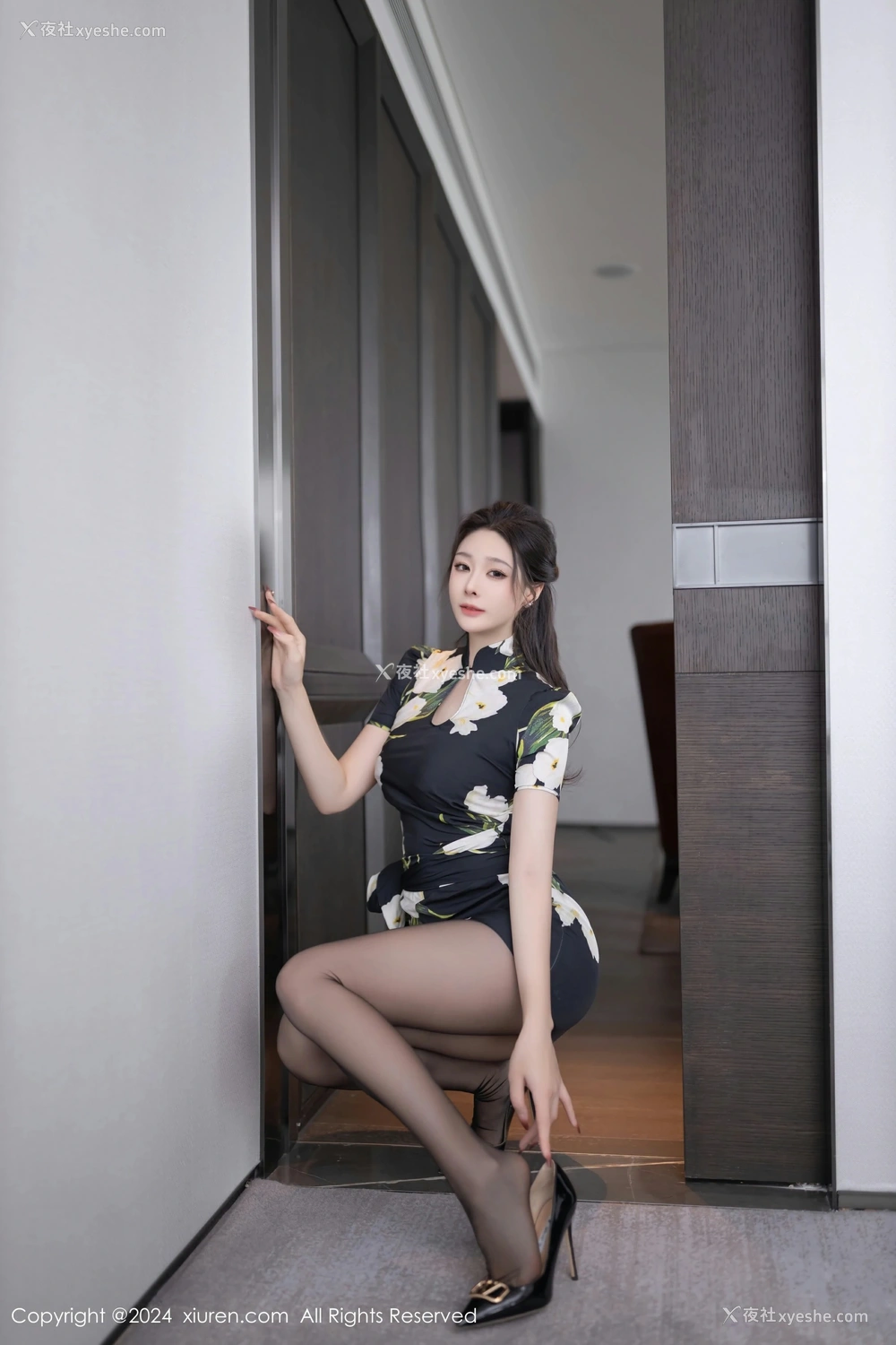 1P - [XiuRen秀人网] No.8768 小逗逗
