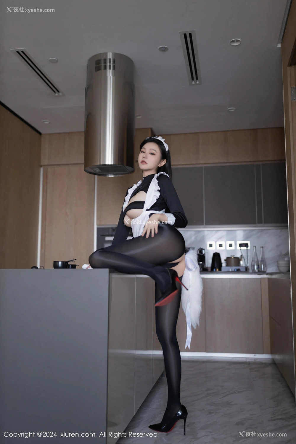 1P - [XiuRen秀人网] No.8720 安然anran