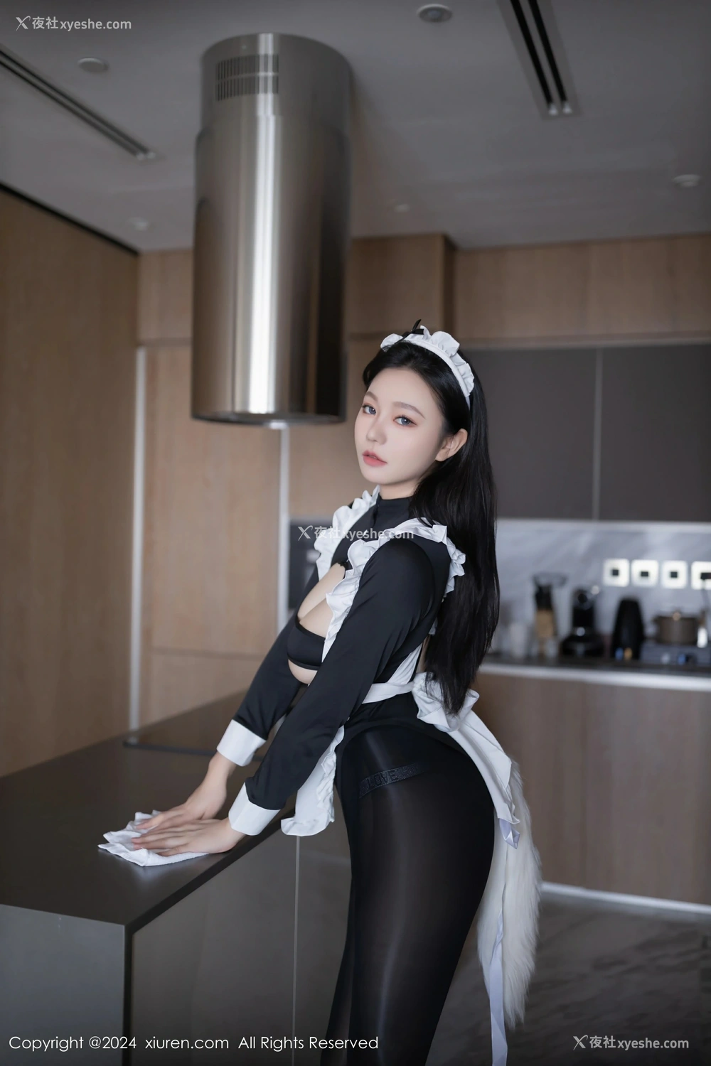 1P - [XiuRen秀人网] No.8720 安然anran